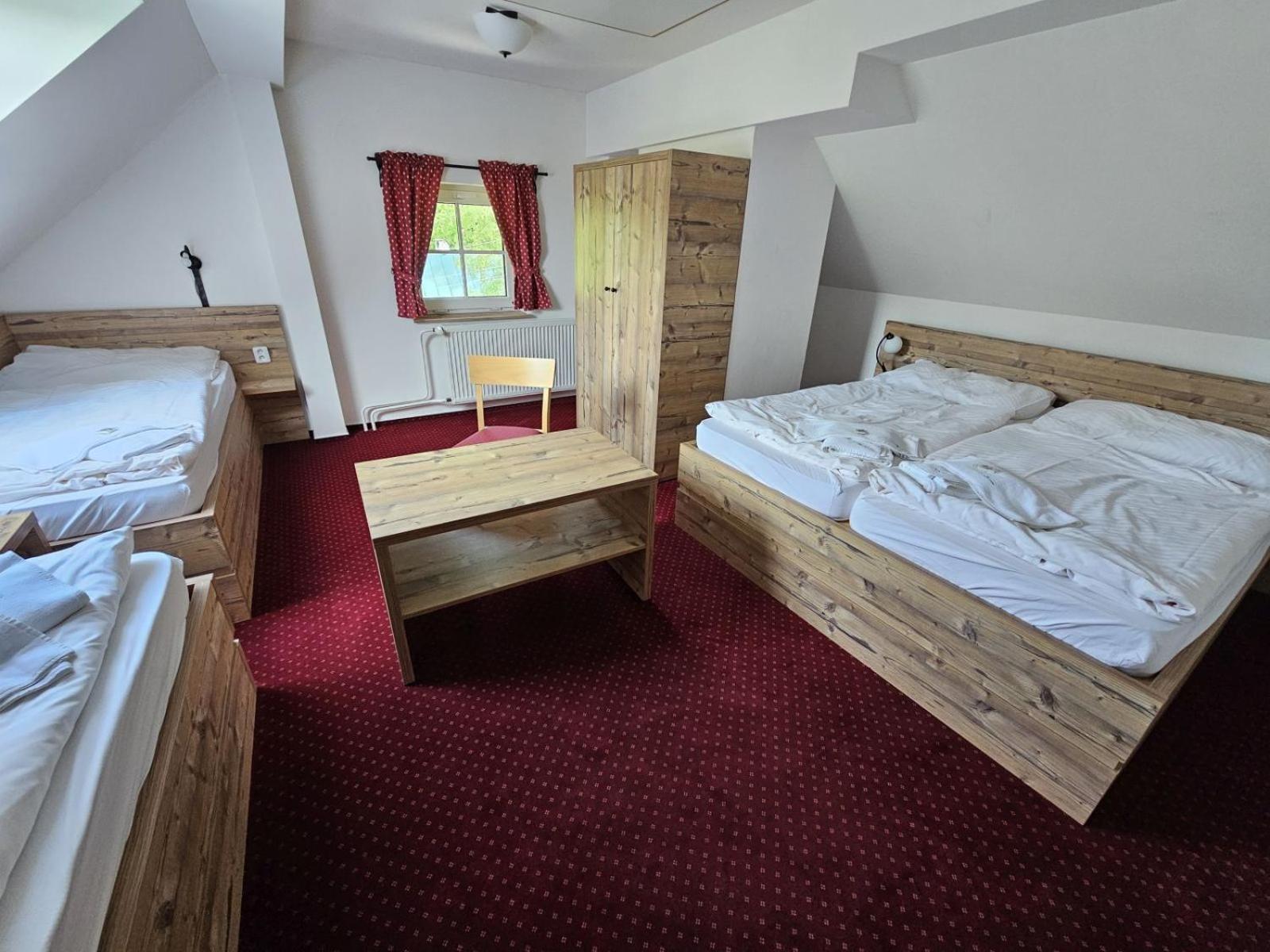 Hotel Konsel Ржички Экстерьер фото