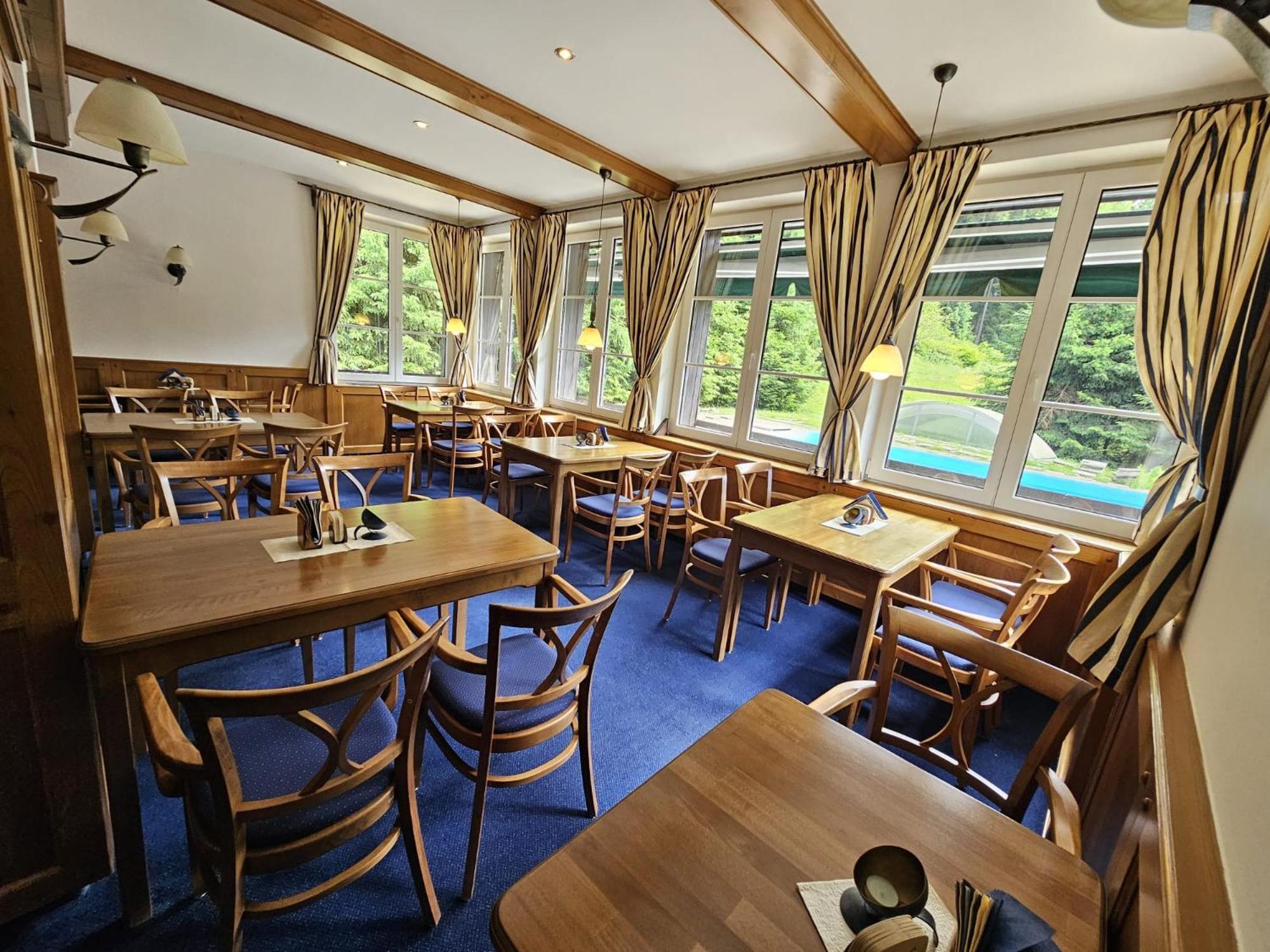Hotel Konsel Ржички Экстерьер фото