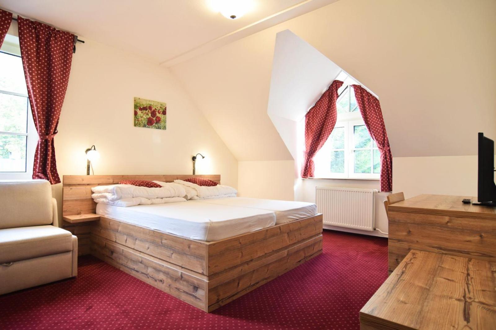 Hotel Konsel Ржички Экстерьер фото